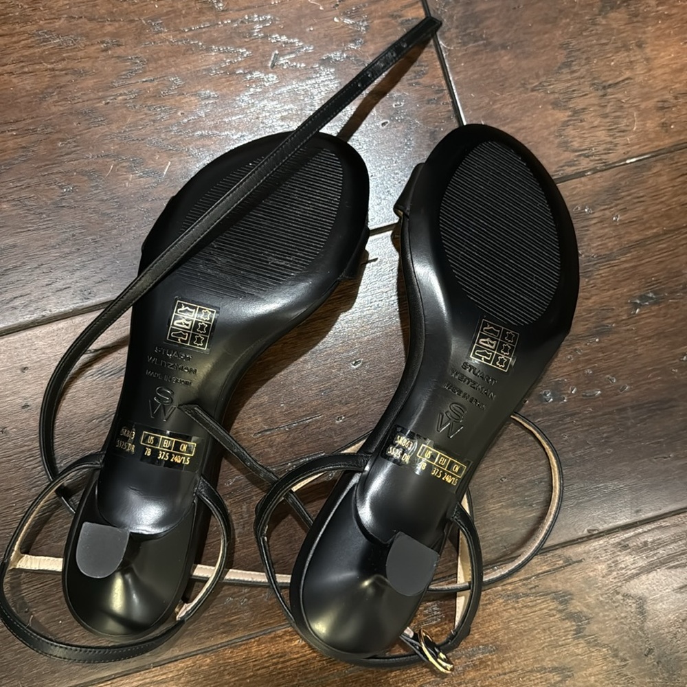 Stuart Weitzman

Nudist Wrap 50MM Leather Sandals size 7 - Picture 8 of 12